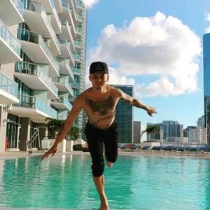 Meet your Posher, Yung